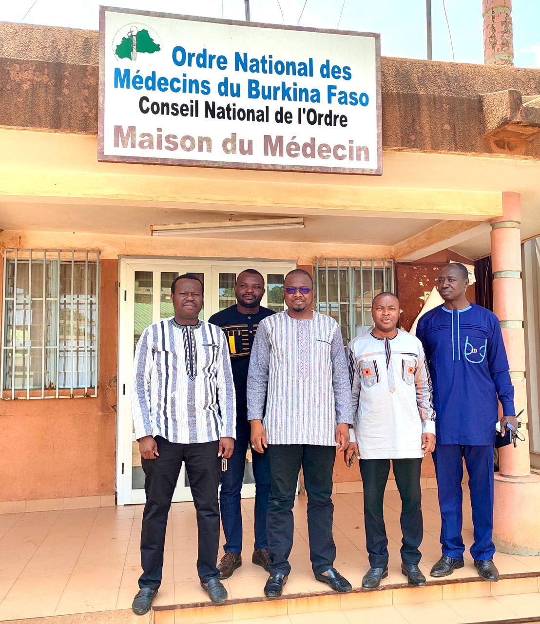 La Société Burkinabè de radiothérapie et oncologie chez le Président du Conseil national de l’ordre des médecins